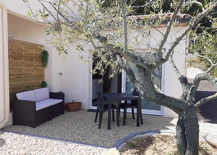 Le Petit Valadas à 7km D'uzes Bed & Breakfast 3*